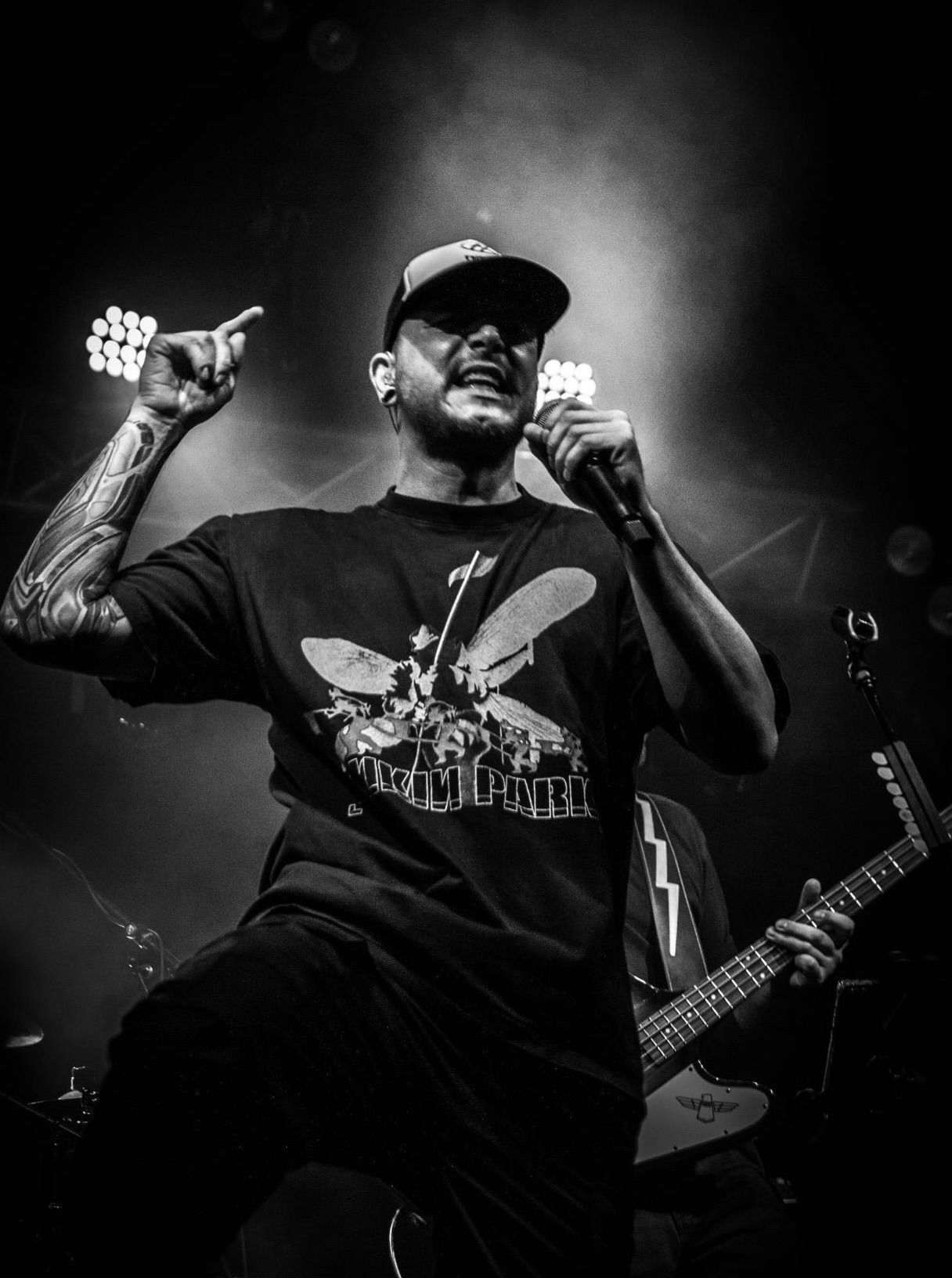 De rapper van From Xero op het podium